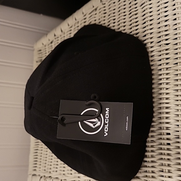 Volcom Hat - Picture 3 of 4